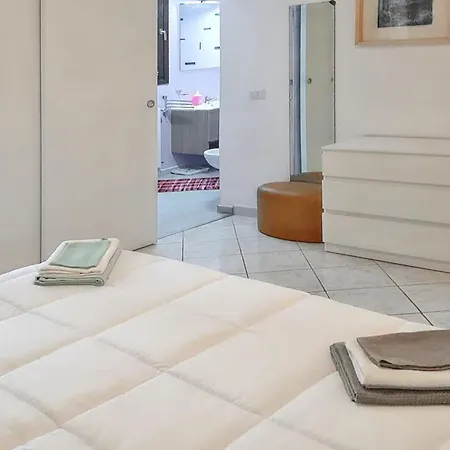 Apartman Cozy With Sea View In - 80 M² Olbia