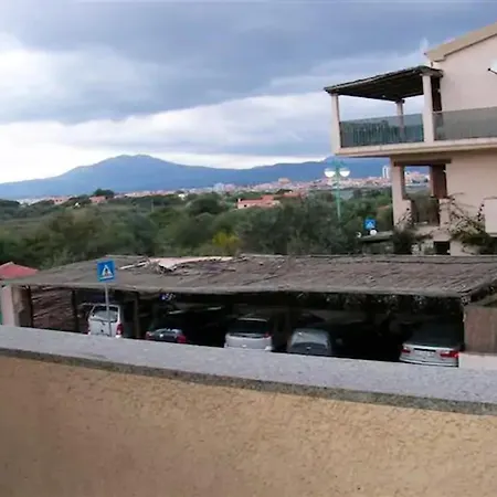 Cozy With Sea View In - 80 M² Апартаменти *