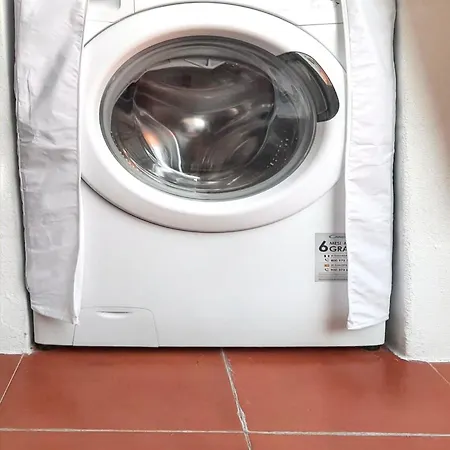 Апартаменти Cozy With Sea View In - 80 M² Ольбія