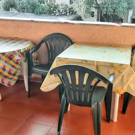 Cozy With Sea View In - 80 M² Апартаменти Ольбія