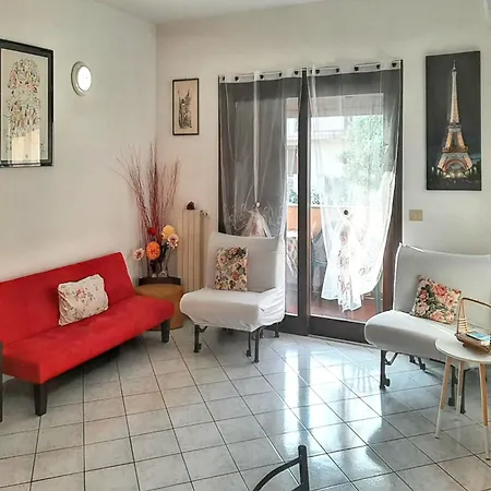 Апартаменти Cozy With Sea View In - 80 M² Ольбія