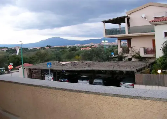 Cozy With Sea View In - 80 M² Apartment *