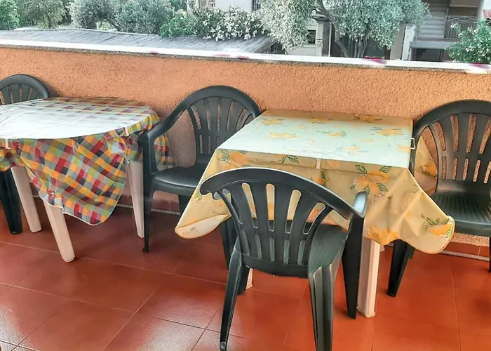 Cozy With Sea View In - 80 M² Apartment Olbia